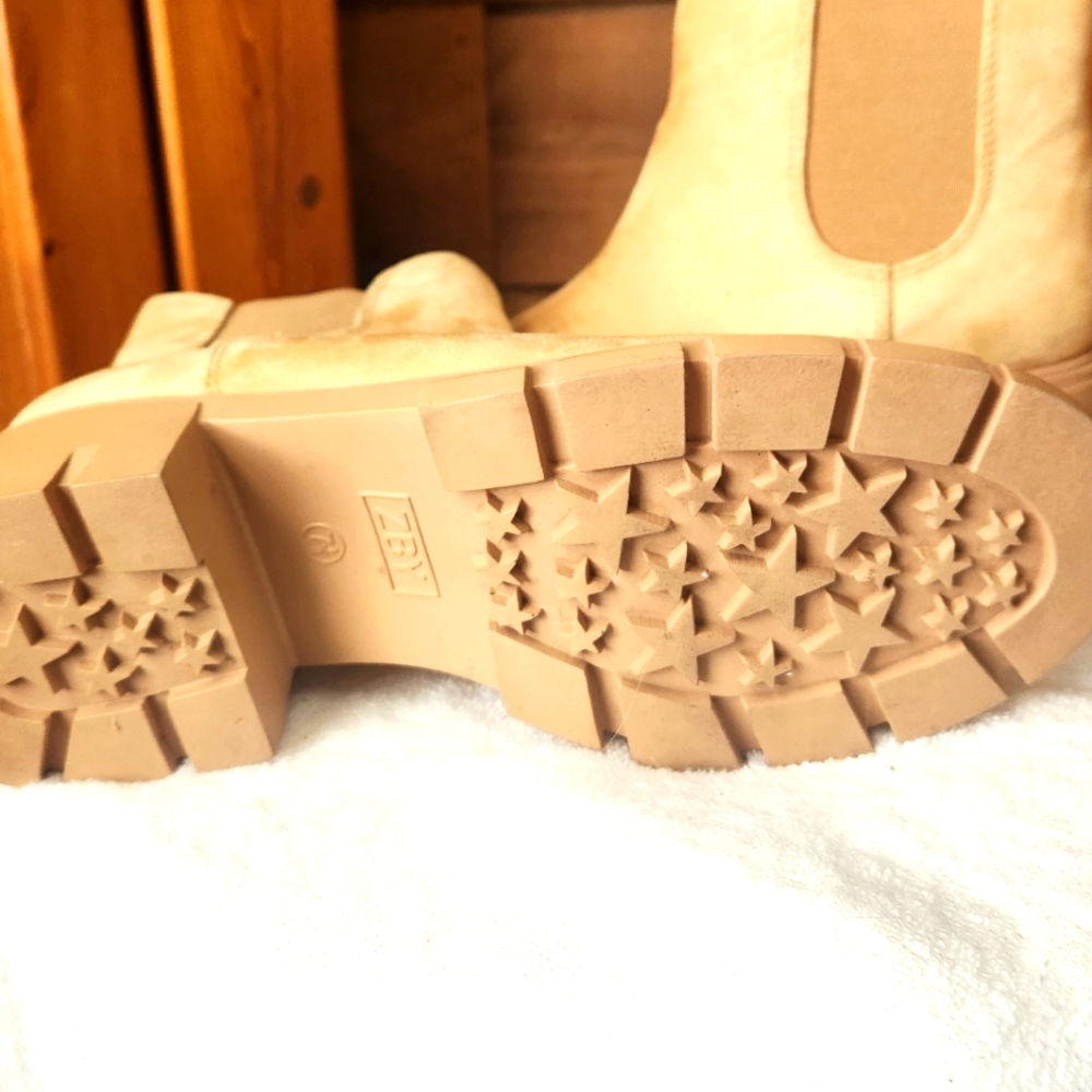 ZBY Tan Women's Chelsea Platform Boots With A Lug Sole- Ankle Boots Size 7.5 - Picture 6 of 10